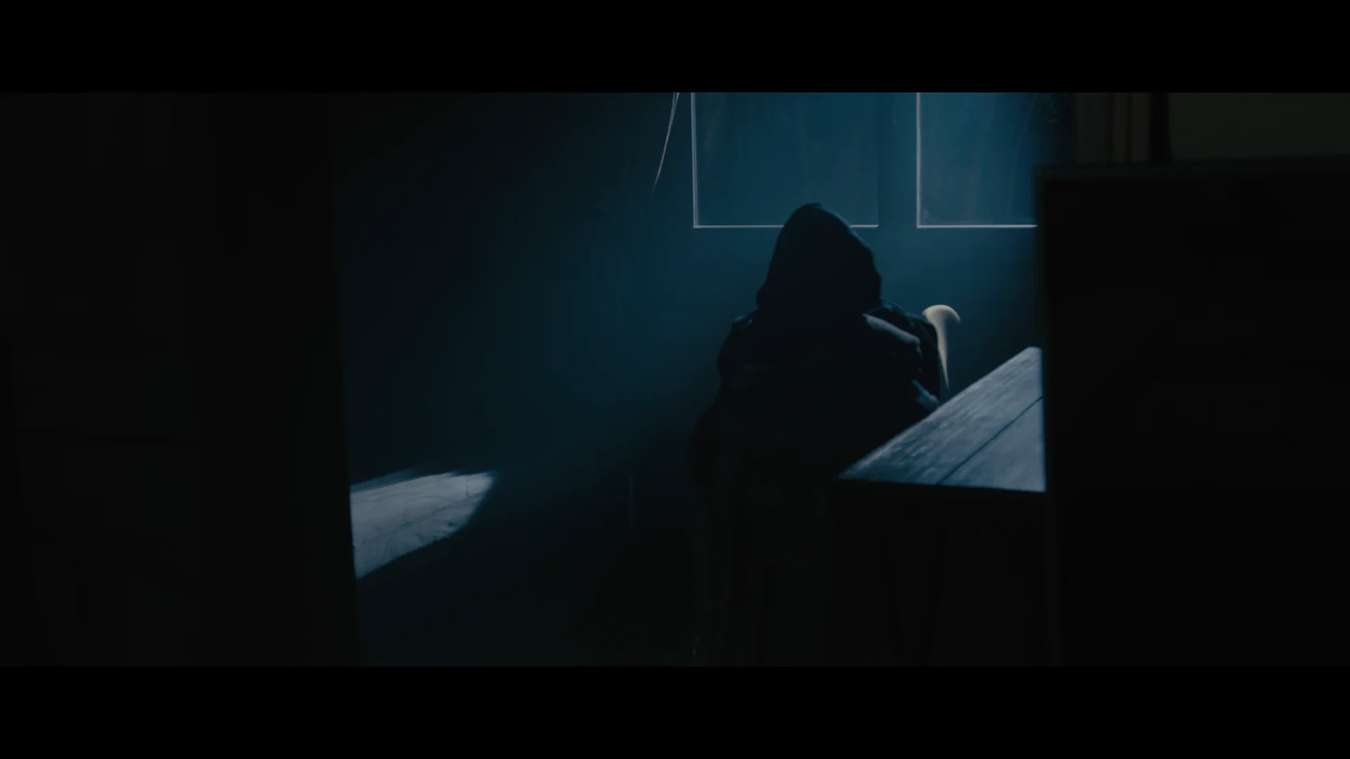 ÉJJEL (NIGHT) — image 3